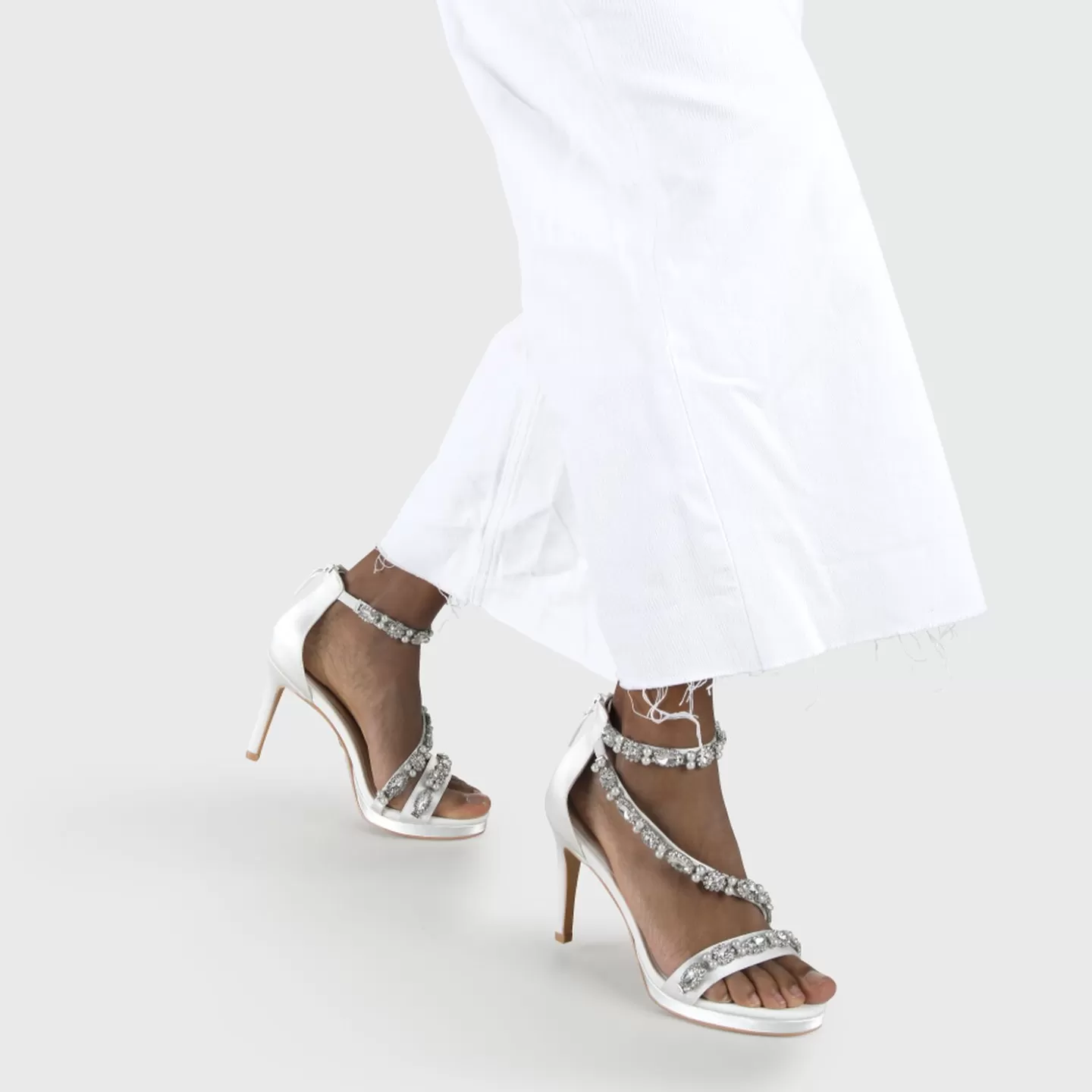 BUFFALO Anna Ankle-Strap Sandal Ivory Best