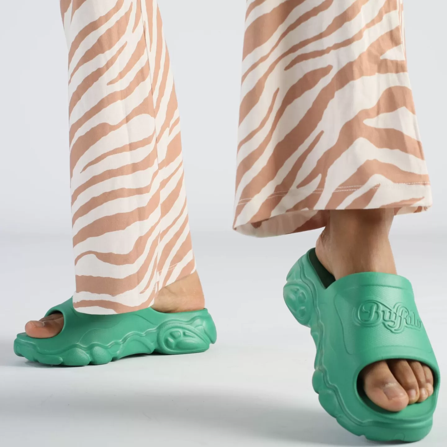 BUFFALO Cld Slides Vegan Green Fashion