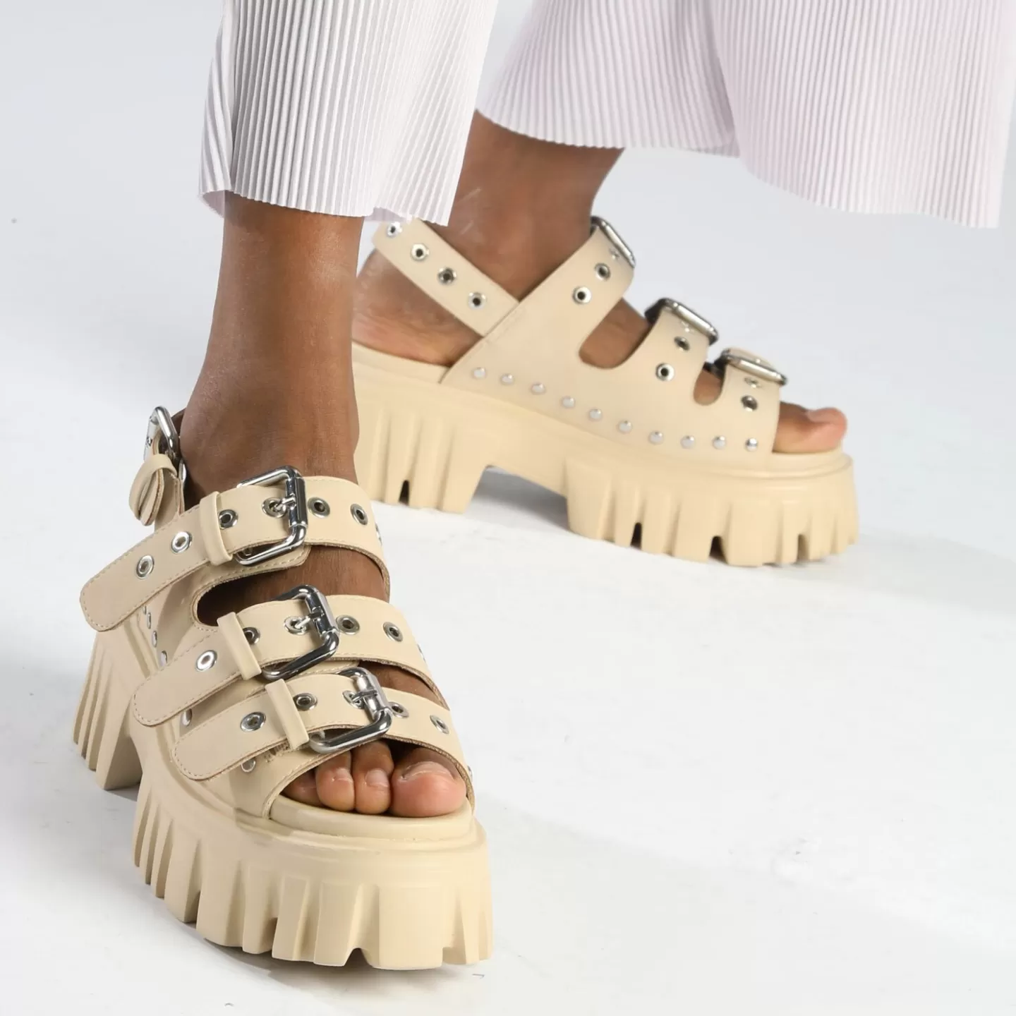 BUFFALO Lion Hard Platform Sandals Vegan Cream Best