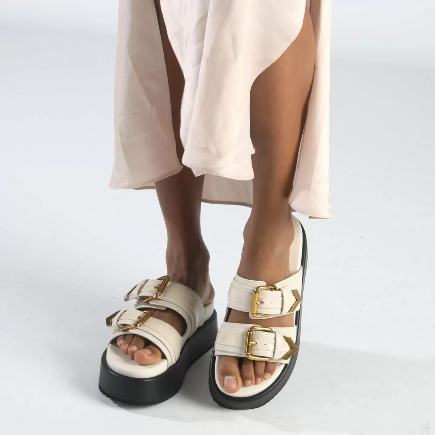 BUFFALO Noa Ari Platform Sandals Vegan Cream Fashion